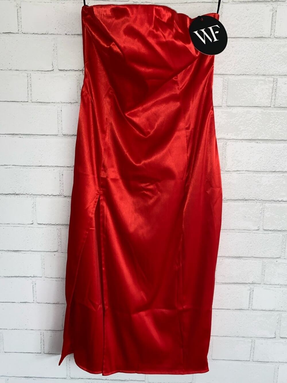 New $109 White Fox Red Satin Bodycon Dress Small NWT